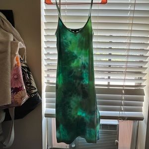 F21 body con tie dye dress
